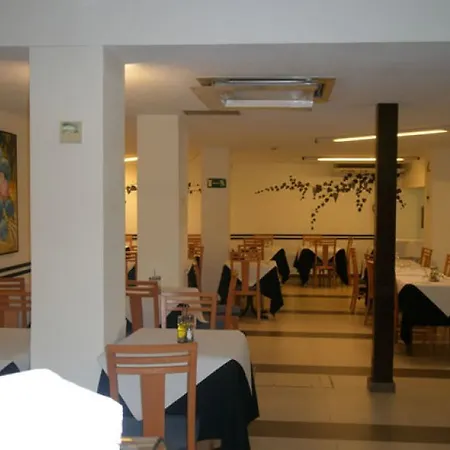 迈纳酒店 2* 貝尼多姆
