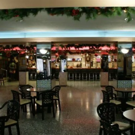 Vegas Hotel 2*