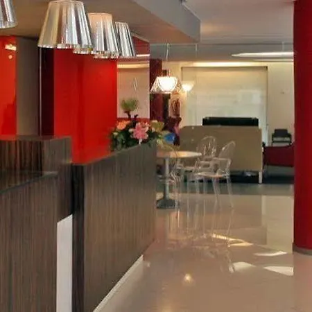 Oasis Plaza Hotel 3*