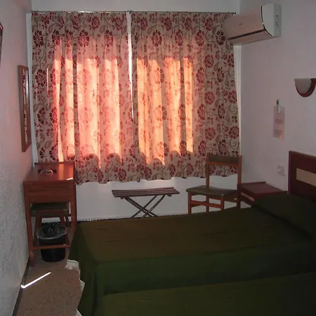 Condestable Hotel *