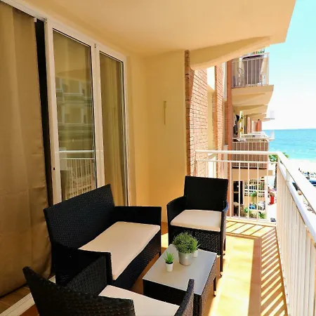Appartement Tugar 2-4 *