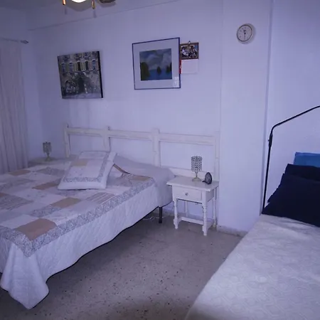 Cornelia Apartment *