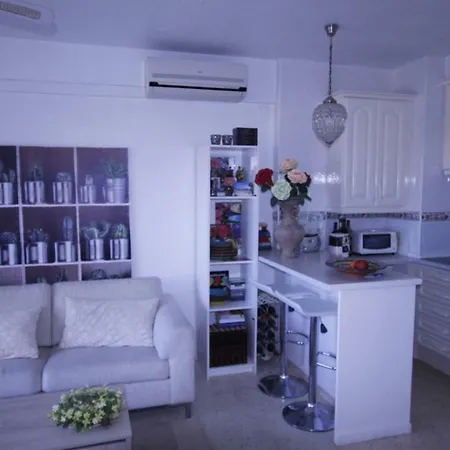 Cornelia Apartment