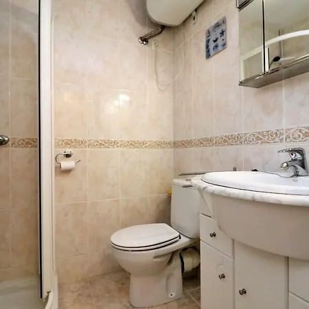 Playmon Park C39 Apartment