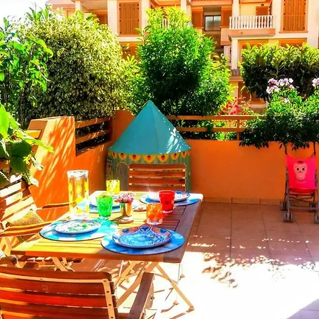 Deluxe Garden Flat Near Terra-Mitica *