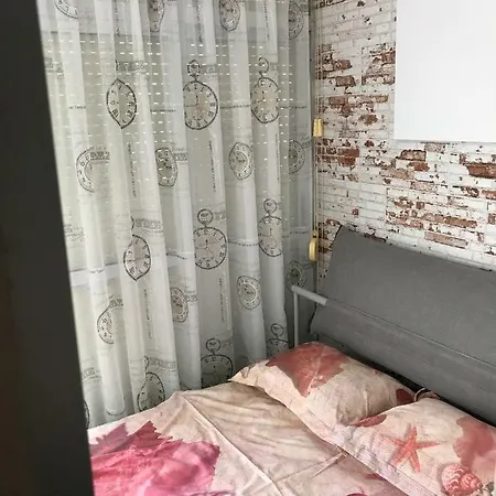Fiesta Apartment *