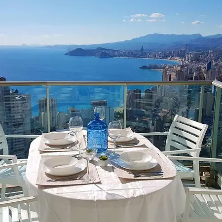 Highrise With Private Terrace & Sea Views - 34th Floor Apartment *