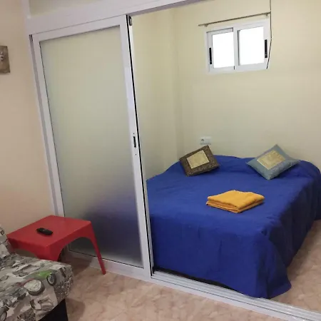 Gerona Playmon Virginia Apartment