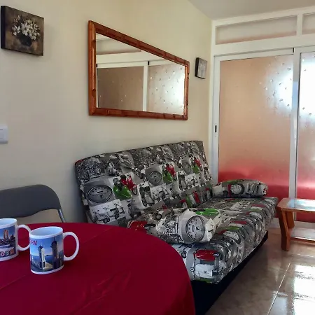 Gerona Playmon Virginia Apartment