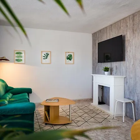 Apartment Sky Park *