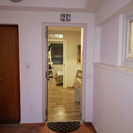 Vintage Apartment *