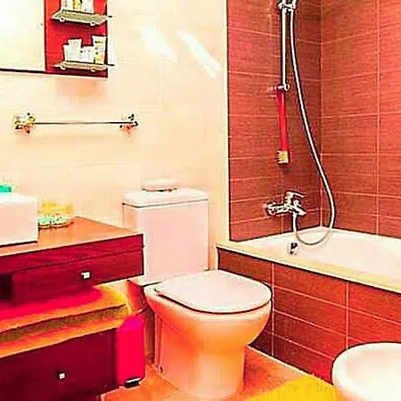 Deluxe Garden Flat Near Terra-mitica *