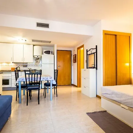 Hola Apartment *