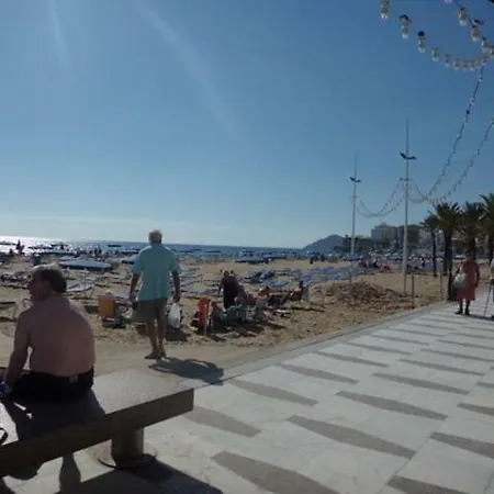 Disponible En Abril-wifi-3hab, 6 Pers, -piscina, Aire Acondi-parking Opcionable Extra Benidorm