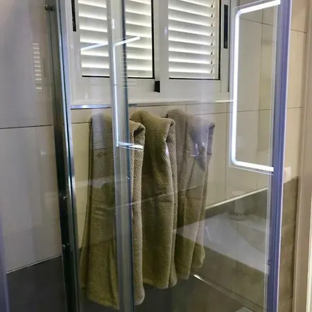 48 Apartment *
