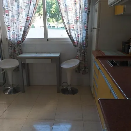 Apartamento Mediterraneo Beach Apartment *
