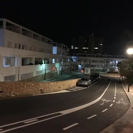 Piso En La Primera Linea Del Mar Con 2 *