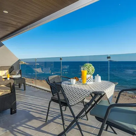 Luxury Ocean Apartment *