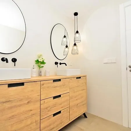 70sqm Private Terrace In Front Of The Sea & 107sqm Brand New Apartment