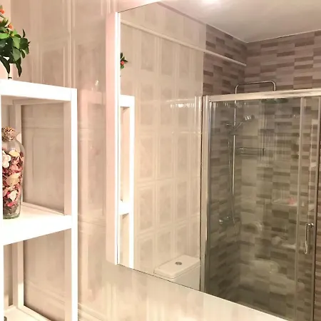 Mediterranean Avenue Apartment *