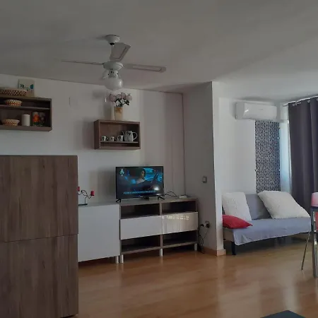 Apartment With Panoramik City, Sea And Park *