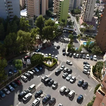Skyline Ciudad Antena Trg
