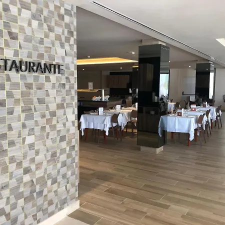 Les Dunes Comodoro 4* بينايدورم