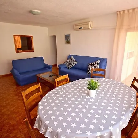 3 Hotel