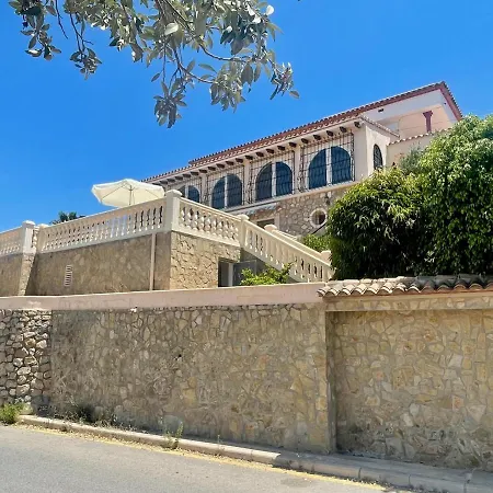 Eye Villa *