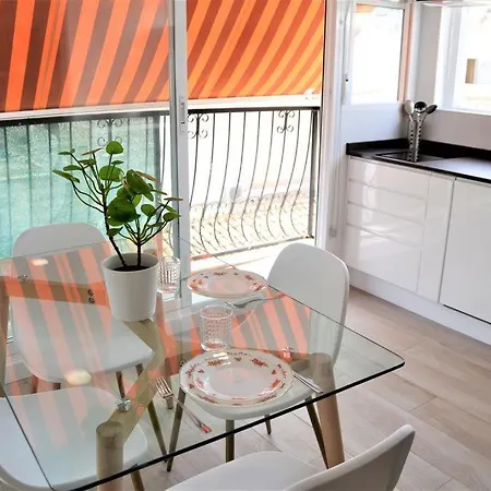 Atico Reformado A 50 Metros De La Playa Apartment