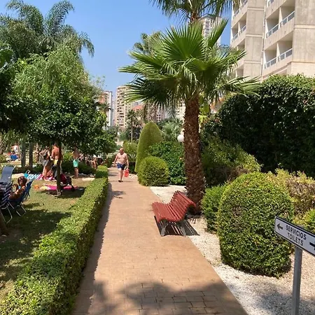 Rascacielo Bonito Mirando Al Mar Бенидорм