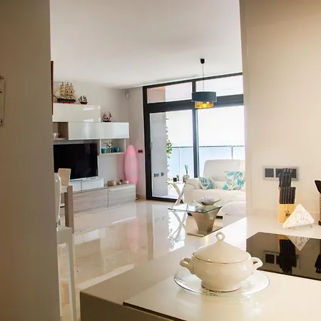 Sunset Waves Julieta Vistas Al Mar Premium 200 Mt2 Con Jacuzzi En Terraza بينايدورم