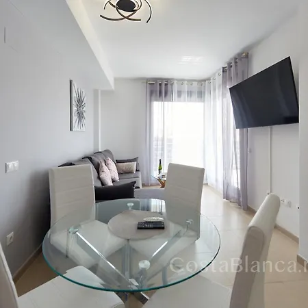 Luxury, Newly Renovated 1-bedroom By The Beach