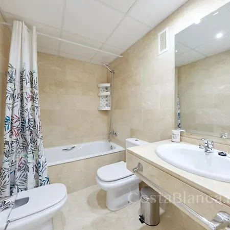 Luxury, Newly Renovated 1-bedroom By The Beach * Benidorm