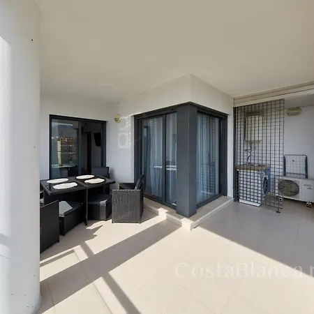 Luxury, Newly Renovated 1-bedroom By The Beach * Benidorm