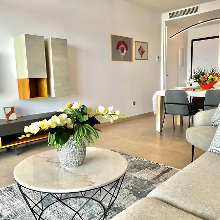 Luxury With Stunning Sea Views In Sunset Cliff Apartment