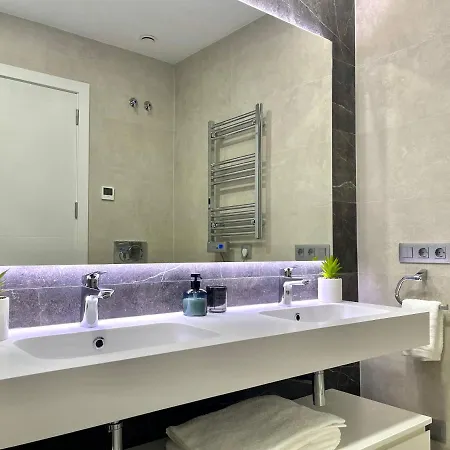 Luxury With Stunning Sea Views In Sunset Cliff Apartment