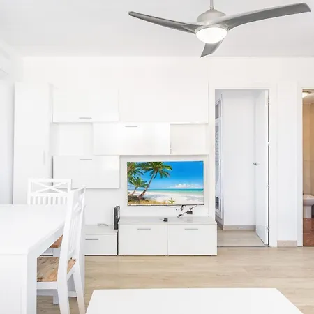Acuarium 3-13-a Levante Apartment *
