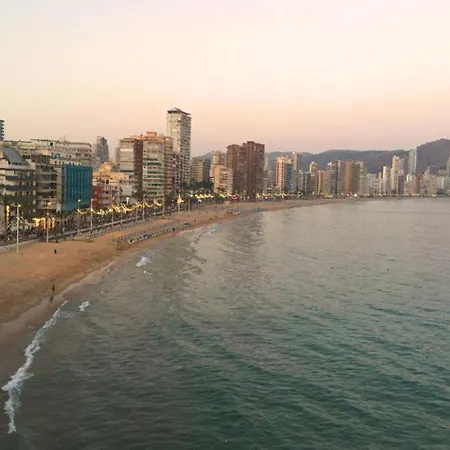 Wunderschoenes Fuer 4 Gaeste Mit Pool & Klima, Lage In Strandnaehe Apartment Benidorm