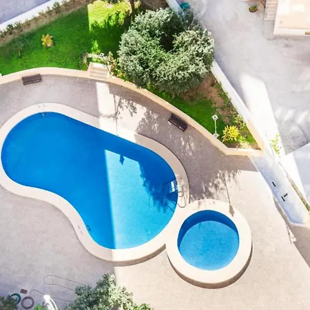 Apartment Wunderschoenes Fuer 4 Gaeste Mit Pool & Klima, Lage In Strandnaehe
