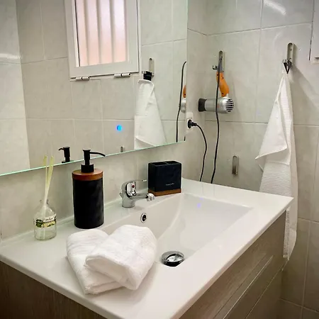 Wunderschoenes Fuer 4 Gaeste Mit Pool & Klima, Lage In Strandnaehe Apartment *