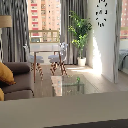 Apartamento Moderno Con Piscina Y Bicicletas Gratis Benidorm