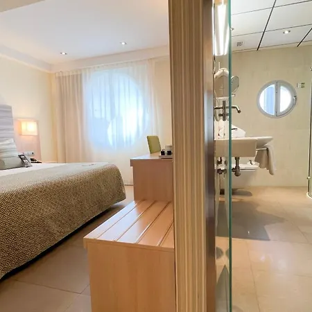 Riviera Beachotel - Adults Recommended