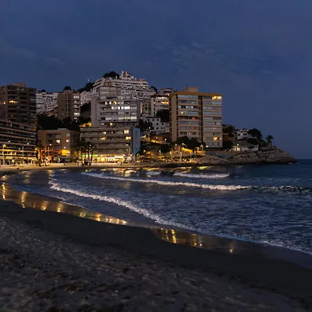 Luxury, Newly Renovated 1-bedroom By The Beach * Benidorm