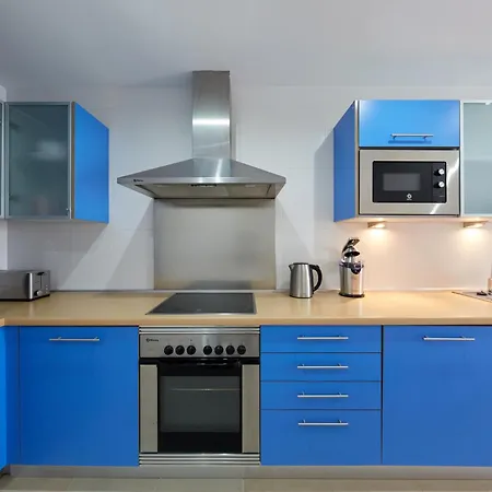 Luxury, Newly Renovated 1-bedroom By The Beach *