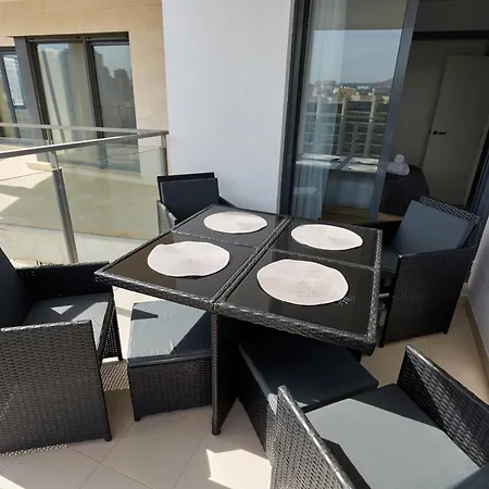 Luxury, Newly Renovated 1-bedroom By The Beach