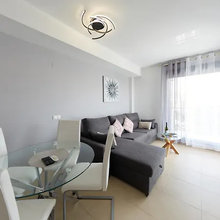 Luxury, Newly Renovated 1-bedroom By The Beach Benidorm