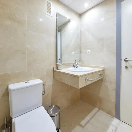 Luxury, Newly Renovated 1-bedroom By The Beach * Benidorm