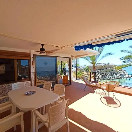 Sea Views Apartment