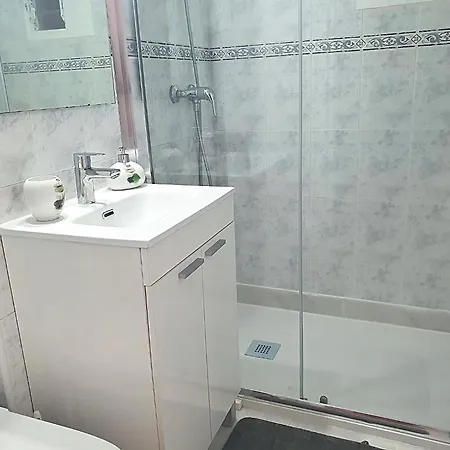 Three Bedrooms In Near And Strip بينايدورم